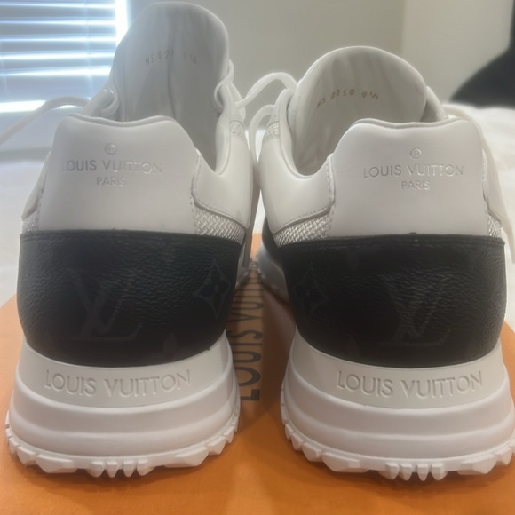 Louis Vuitton Run Away 9.5 - Picture 2 of 5